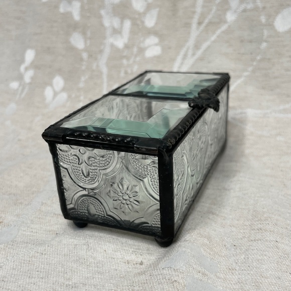 J Devlin iridescent clear glass jewelry trinket box - Picture 4 of 8